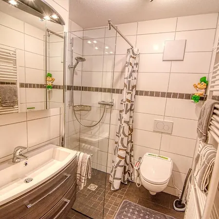 Adina & Nadine Guenthner In Kreis Boeblingen Bondorf