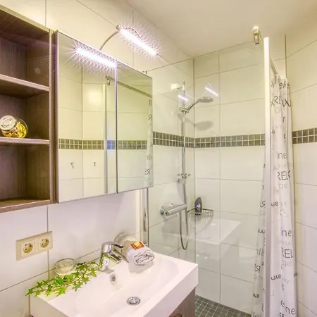 Adina & Nadine Guenthner In Kreis Boeblingen *